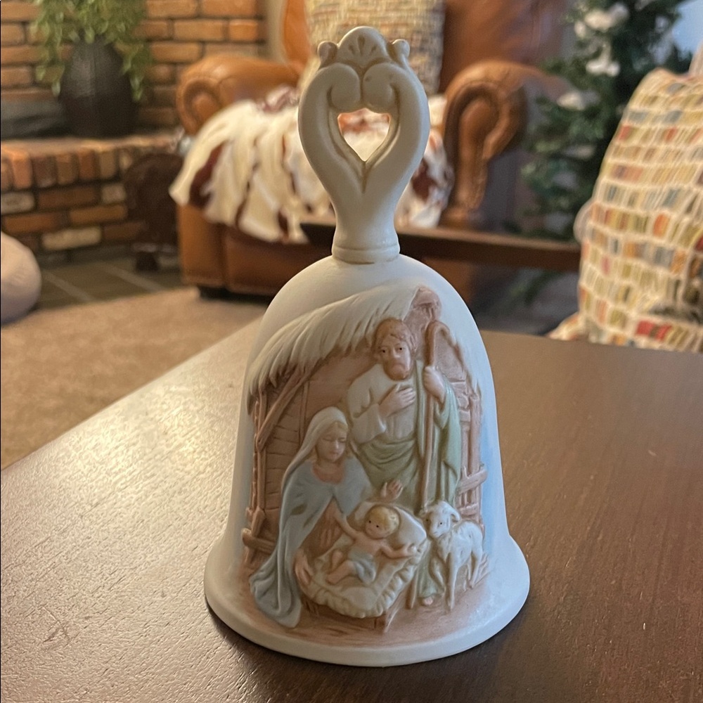 Homco Nativity Scene Figurine - Blue, Brown, White